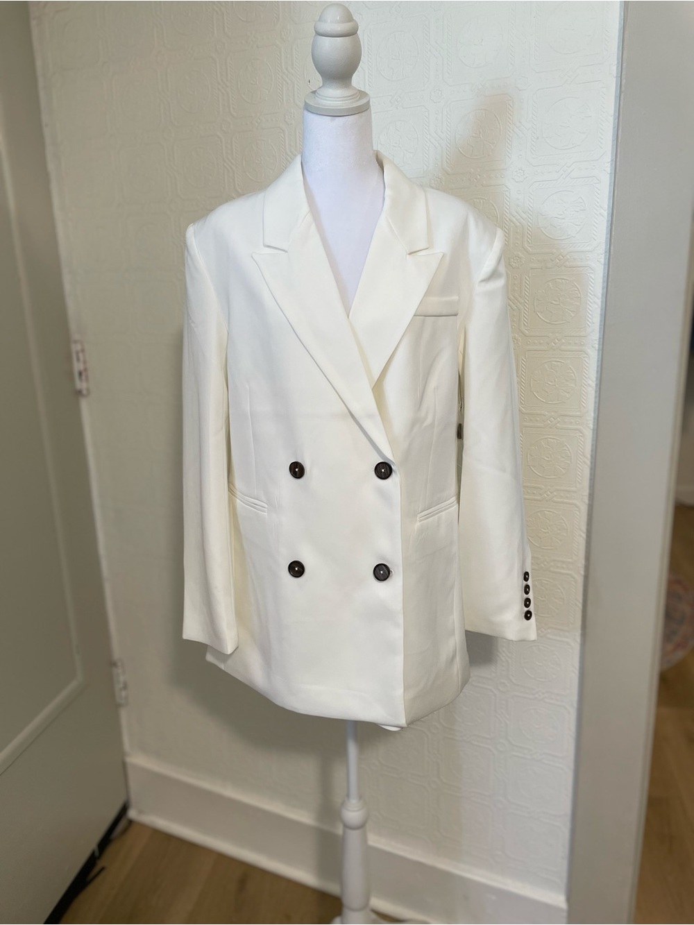 Scoop White Satin-Look Jacket with Navy Logo Tag